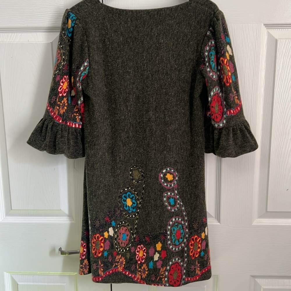 Multi-colored dress. - Picture 4 of 6